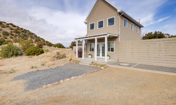 Cerrillos Apartment | Near Hiking Dog-Friendly Studio in Los Cerrillos