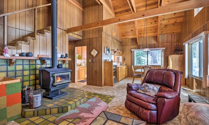 Bear Valley Cabin | Near Hiking & Skiing: Bear Valley Cabin!