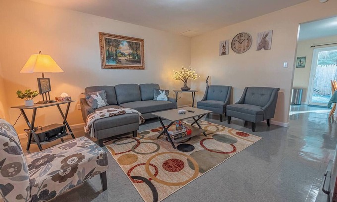 Saylorsburg House | Near Hiking & Water Parks!*Wi-Fi*Fireplace*Patio*
