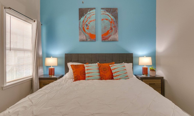 Central Arlington Apartment | Near Hospitals:AMH/MCA/USMD✶King Bed✶WiFi✶Parking #104