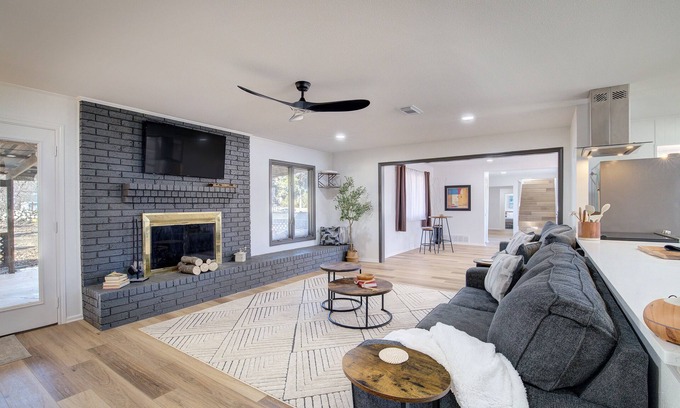 Quinlan House | Near Lake, Family Friendly, Dogs OK, Early Check-In, Gated Yard