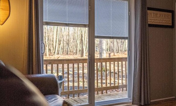 Albrightsville House | Near Lake Harmony: Mountain House with Fireplace