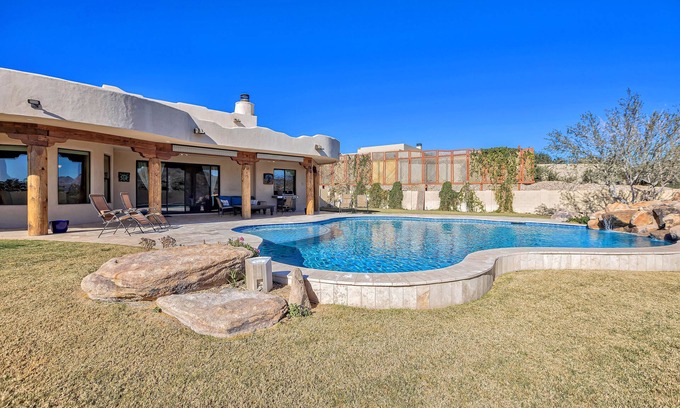 New River House | Near Lake Pleasant - The Lodge at New River