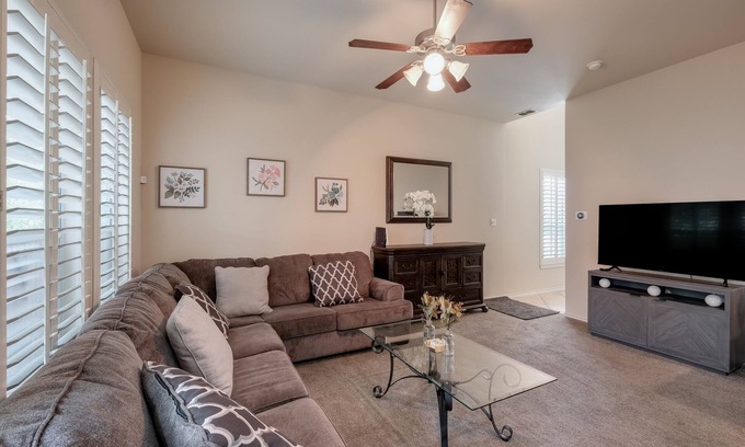 Country View House | Near medical center for all travel professionals Six Flags Sea World San Antonio