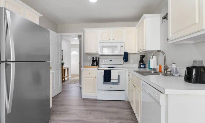 Southwest Raleigh House | Near NC State Campus & Downtown - The Maple Marvel