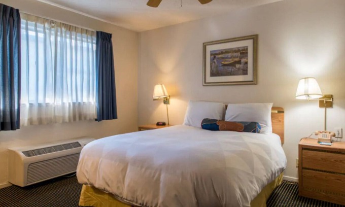 East End Apartment | Near Oakland Arena! 2 Units with Pool and Jacuzzi, Free Breakfast