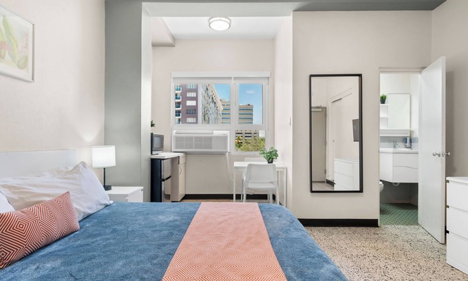 Miramar Apartment | Near Old San Juan & La Placita | Free Parking | Air Conditioner