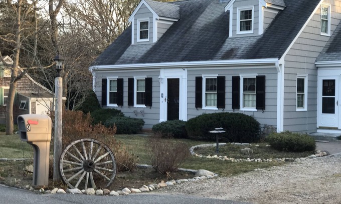 North Falmouth Apartment | Near Old Silver Beach Falmouth-Private entrance, private bedroom & shared bath