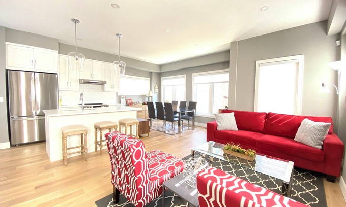 St. Catharines House | Near Ridley College