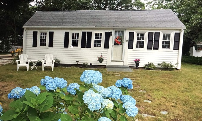 West Yarmouth House | near Seagull Beach, short walk to restaurant, shops