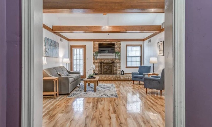 Cordova House | Near Shelby Farms & Greenline- Cordova Comfort