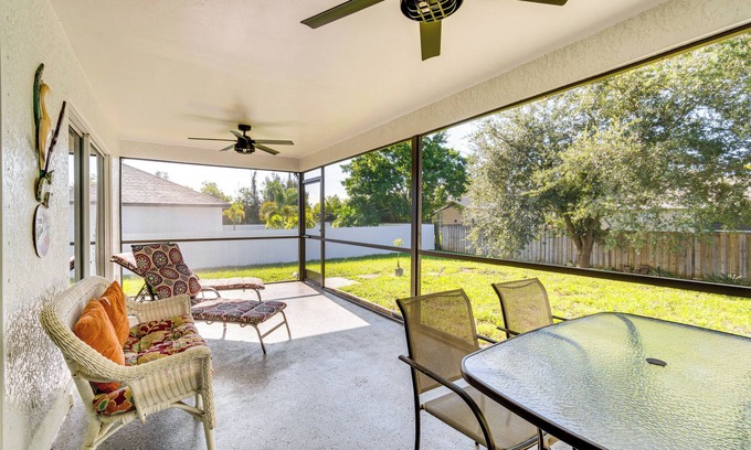 Mariner House | Near Shopping & Restaurants: Cape Coral Getaway