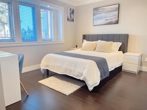 Burnaby House | Near Skytrain and QUIET Private Bedroom Ensuite BathRM, Free Wifi & Coffee, Cozy