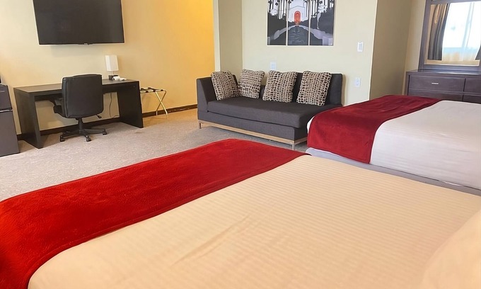 Torrance Hotel | Near the 405, 110, and 91 Freeways | Ready for Family Stay | Free Onsite Parking