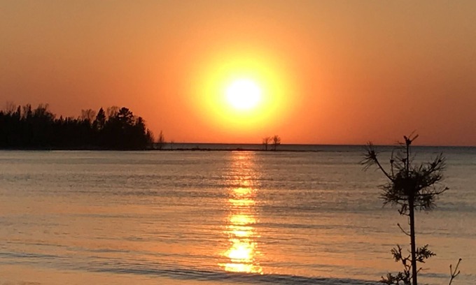 Saugeen Shores House | Near the Beach Bungalow in Port Elgin.30 sec walk to a sandy Lake Huron beach