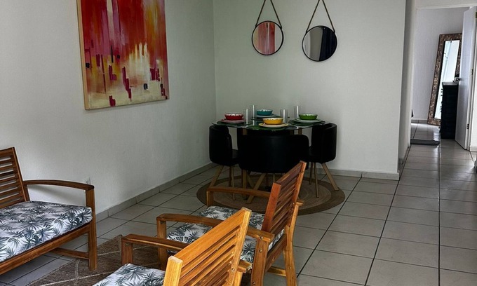 San Pedro Tlaquepaque Apartment | Near the parian! Complete Department