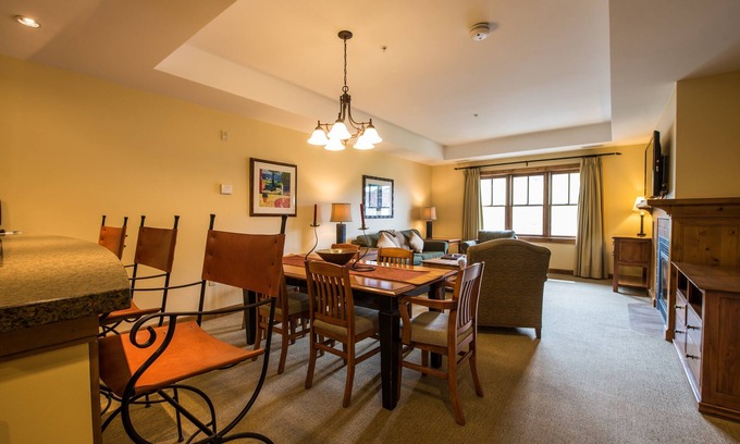 Crested Butte Cabin | Near the Slopes! Bright, Modern Condo | Fireplace