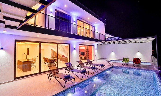 Kalkan Villa | Near to beach! A private pool and panoramic seaview.