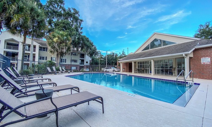 Gainesville Condo | Near UF and SHANDS Hospital cozy spot