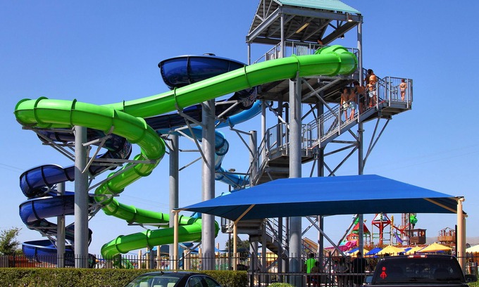 Katy Hotel | Near Vibrant Katy Boardwalk District! Offers Free Parking and Breakfast!