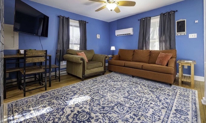 Maurertown House | Near Vineyard,Farms,&Distillery! Jewel of Jadwyn