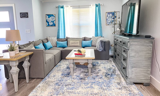 Dallas House | Near White Rock Lake and Arboretum, Relax and Clean 5 Bedrooms