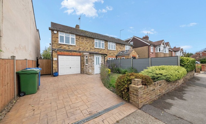 Windsor House | Near Windsor Castle | Legoland | Ascot Racecourse