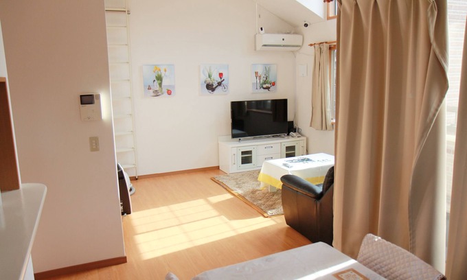 Yatsuka-gun House | Nearby natural hot spring, 5LDK house can accommodate up to 17 people, nearest station 7 minutes, direct to Nippori station!