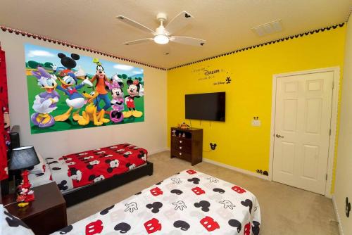 Davenport House | NearTheParks - 5BR Family Villa with Saltwater Pool near Disney