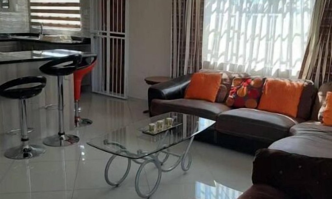 Harare Cottage | Neat 2 bed guest house close to CBD airport, shops