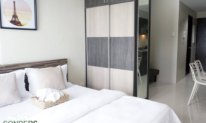 South Triangle Apartment | Neat & Classy Studio Unit at Vista Place