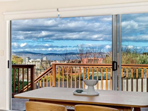 Hobart Central Business District House | Neilsen Cottage - Serene River Views near Hobart CBD