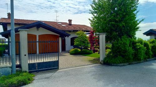 Villar San Costanzo Apartment | Nel Verde
