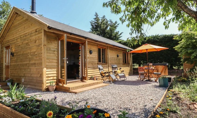 Crediton House | Nelli Lodge at Mile End