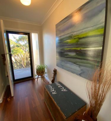 Mira Mar House | Nelson Cottage - relaxed retro, modern and original