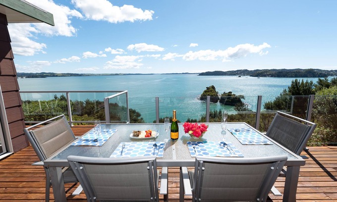 Russell House | Nelson's Lookout - Russell Holiday Home