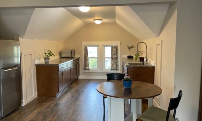 Forest Grove Bed & Breakfast | nEnjoy the Comfort & Charm of Our Renovated Historic Home in Forest Grove, OR