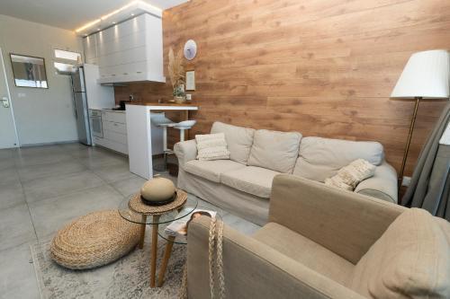 Caesarea Apartment | Neot Golf, Ziv's Place