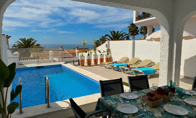 Chimenea Villa | Nerja Paradise Rentals - Villa Dos Ardillas