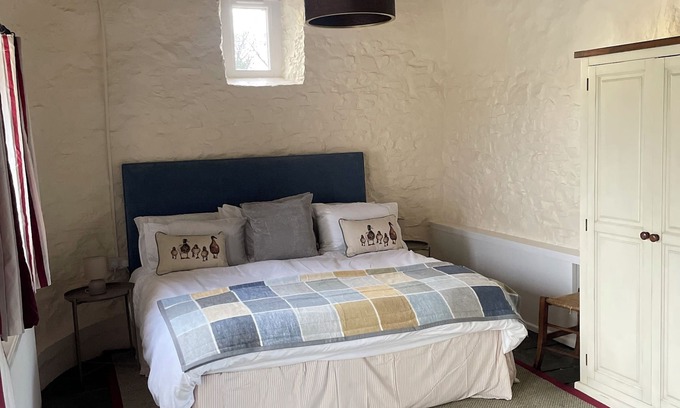 Holsworthy House | nEscape to Jemima Barn located in the heart of the North Devon countryside.