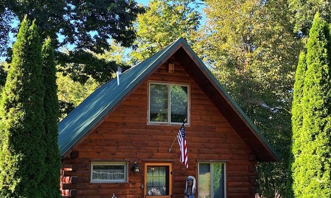 New Bedford House | Neshannock Creekside Log Cabin, Rental Headline