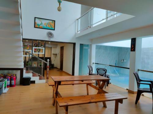 Kottakuppam Villa | Nest 4Bhk villa with an indoor pool
