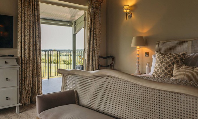 Ringstead Hotel | Nest Farmhouse