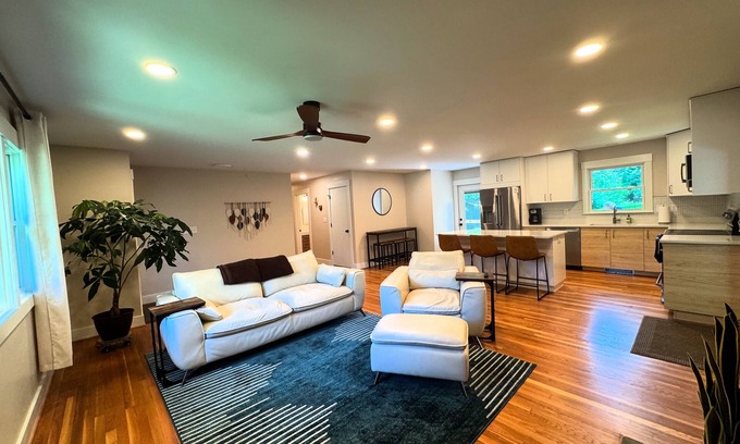 Winston - Salem House | Nest in West Salem – 2BR/2BA Where Mid-Century Charm Meets Modern Comfort in WS