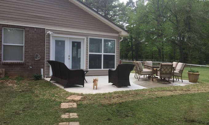 Jackson House | Nested In A Country Setting, Near The State Capitol