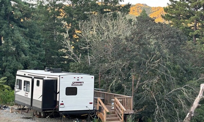 Los Gatos House | Nestle in Santa Cruz Mountains reconnect with nature. Exp. glamorous camping!