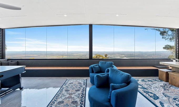 Capricorn Coast House | Nestled amidst the clouds, with Rockhampton Views