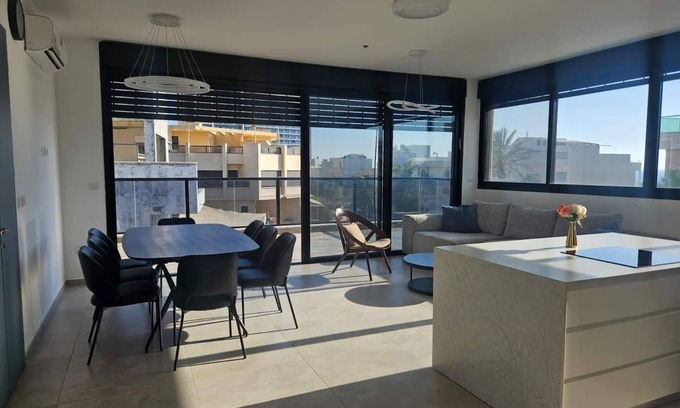 Netanya Apartment | Netanya View – Only 2 Minutes' Walk to the Cliff Promenade!