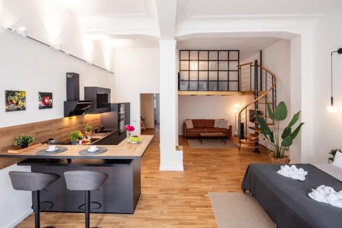 Aue Apartment | NEU! City-Loft-Apartment im Goethe Palais I 5P I Lift I Parkplatz I Zentrum I Helios