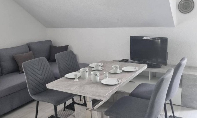 Neresheim Apartment | Neu! Fewo Maria Buch